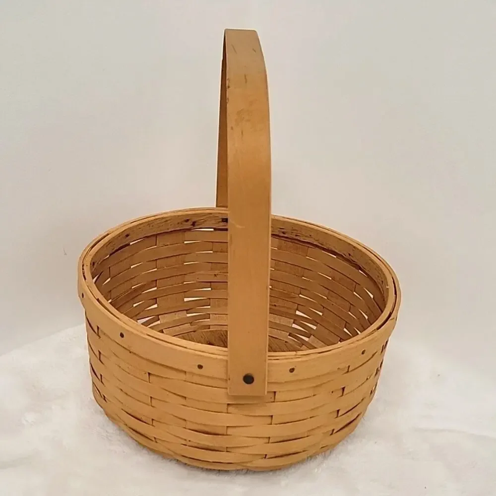Hand Crafted Wicker Basket with Handle 7.5